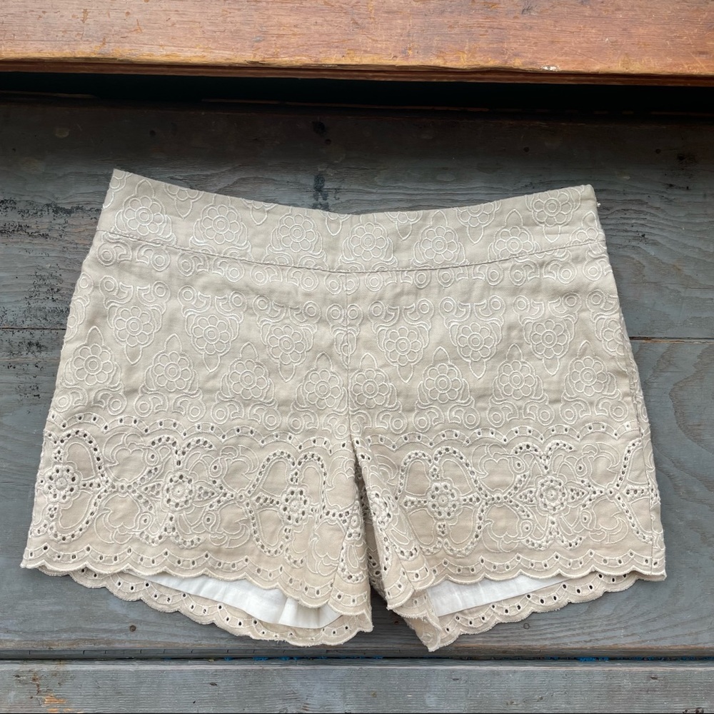 Elevenses {Anthro} linen blend scalloped hem shorts | size 4